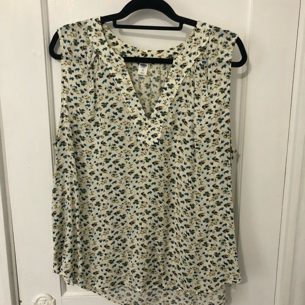 Floral patterned blouse